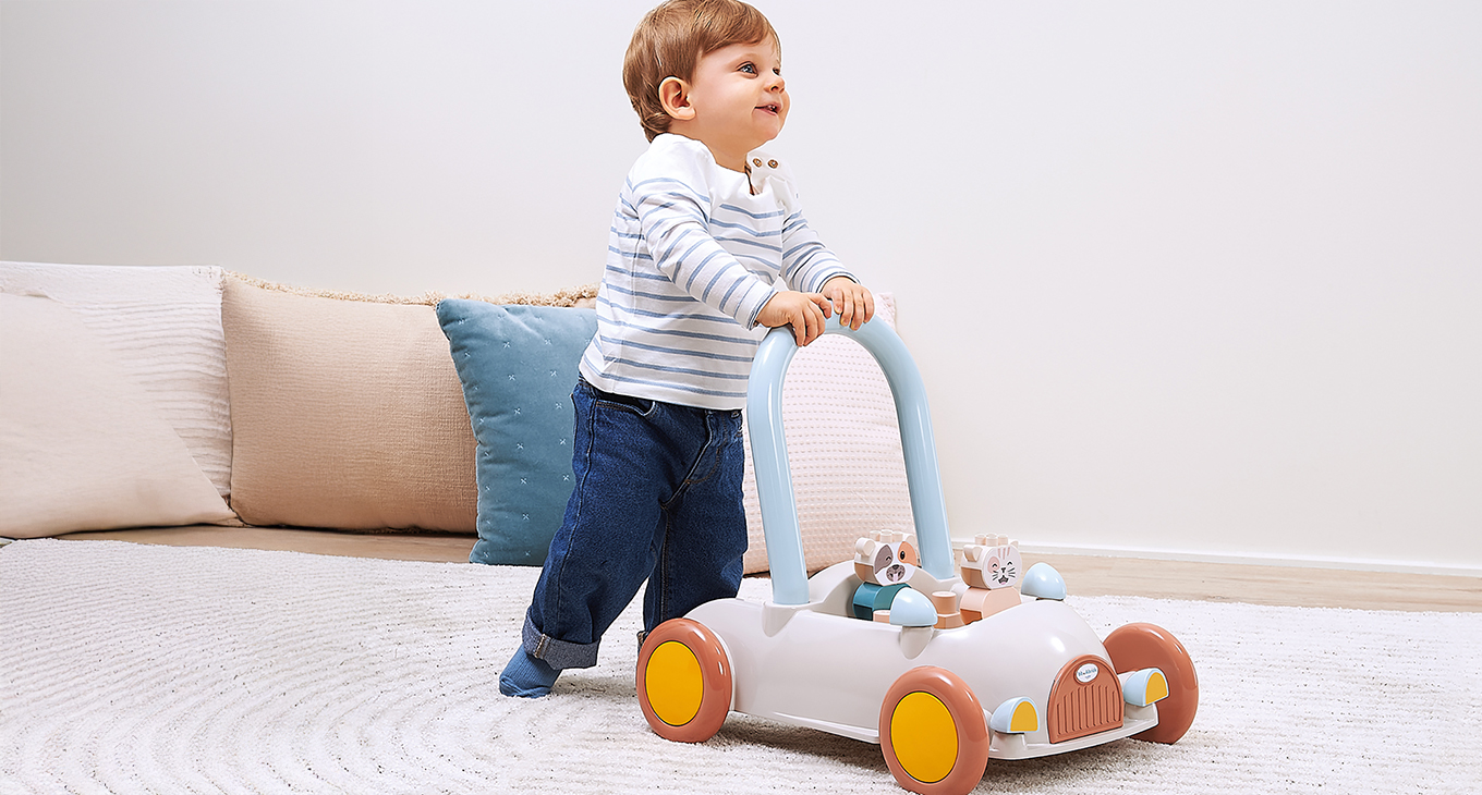 jouets, éveil, trotteur, apprendre à marcher, ecoiffier